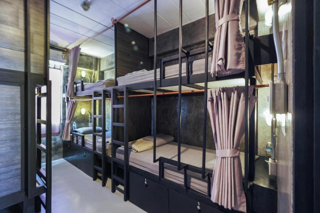 Vm1 Hostel Банкок Екстериор снимка
